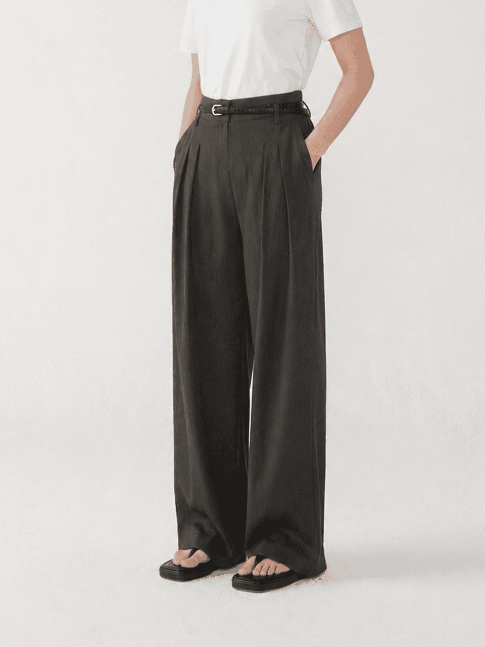 Wrinkle crepe wide banding pants - Dark warm gray
