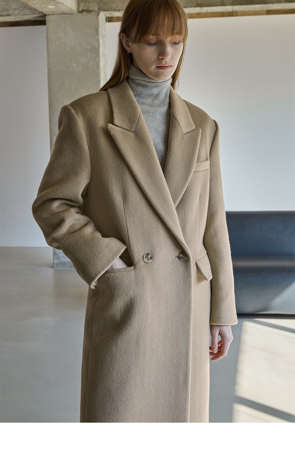 Silk blended herringbone overfit coat - Beige — vue 9