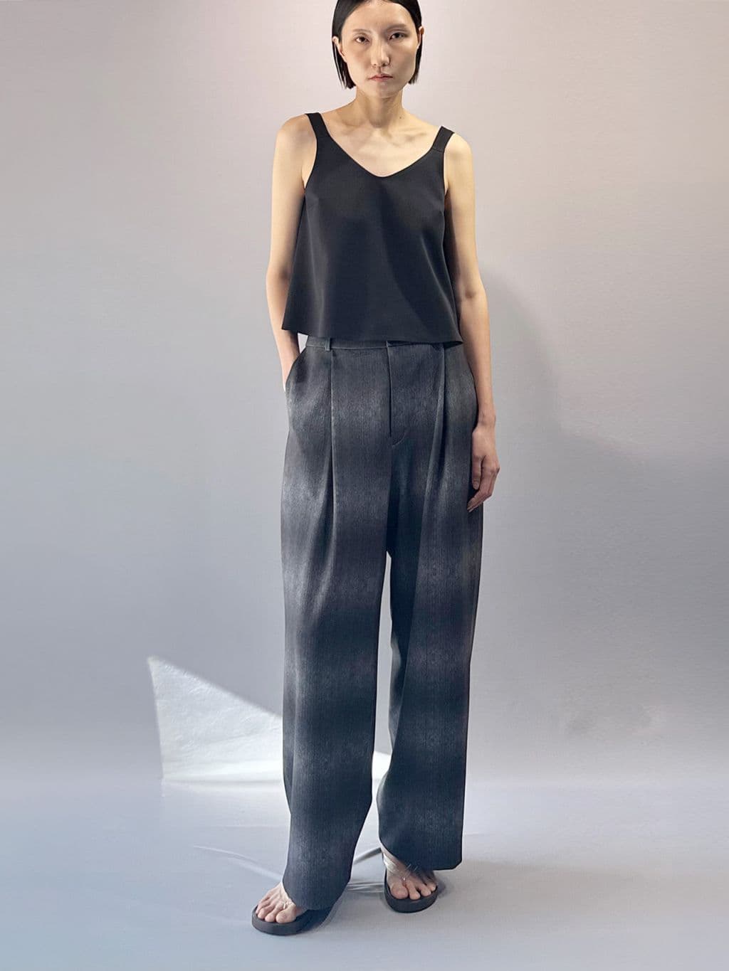 Airless Wide Denim Pants (Black) — vue 3