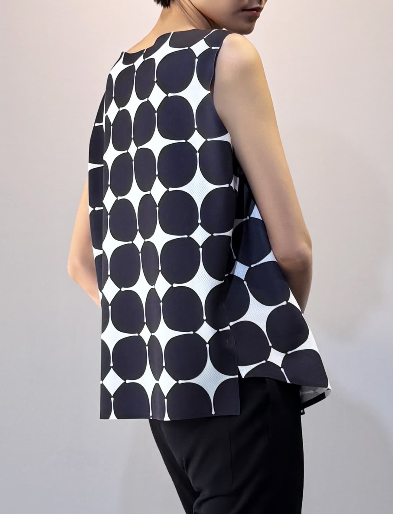 Moon Jar Modern Dot Sleeveless Top (Navy)