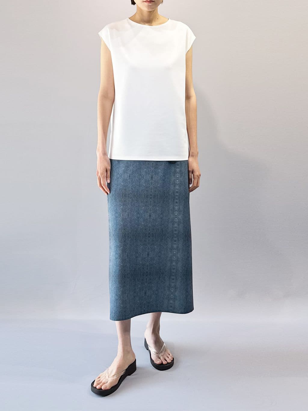 Open Denim Skirt (Blue) — vue 3