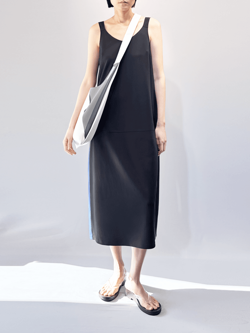Soft V-Back Easy Maxi Dress — vue 1