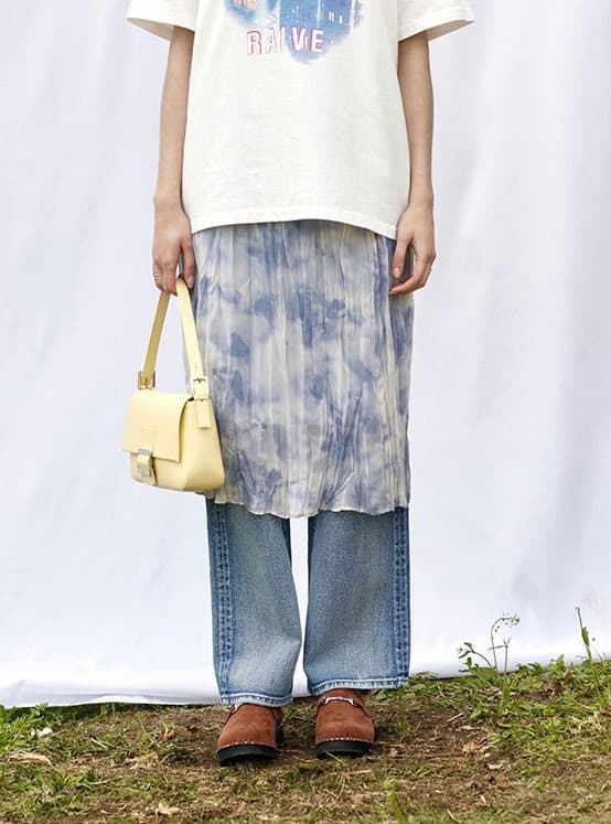 Tie Dyed Wrinkle Midi Skirt in Blue