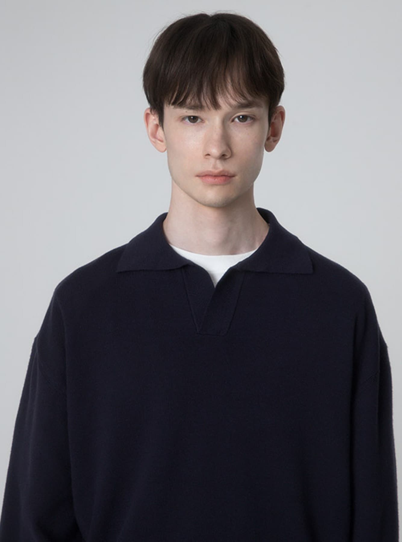 (MAN) Non Button Collor Knit in Navy