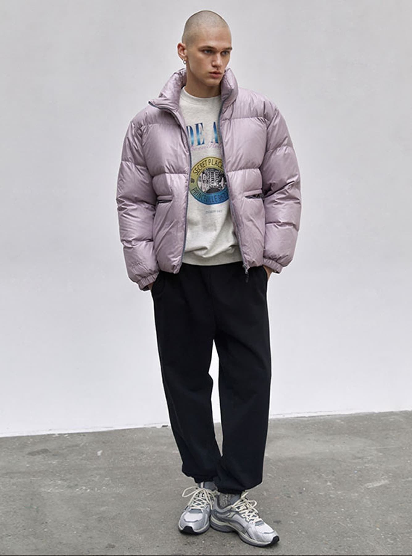 (MAN) Jogger Pants in Black
