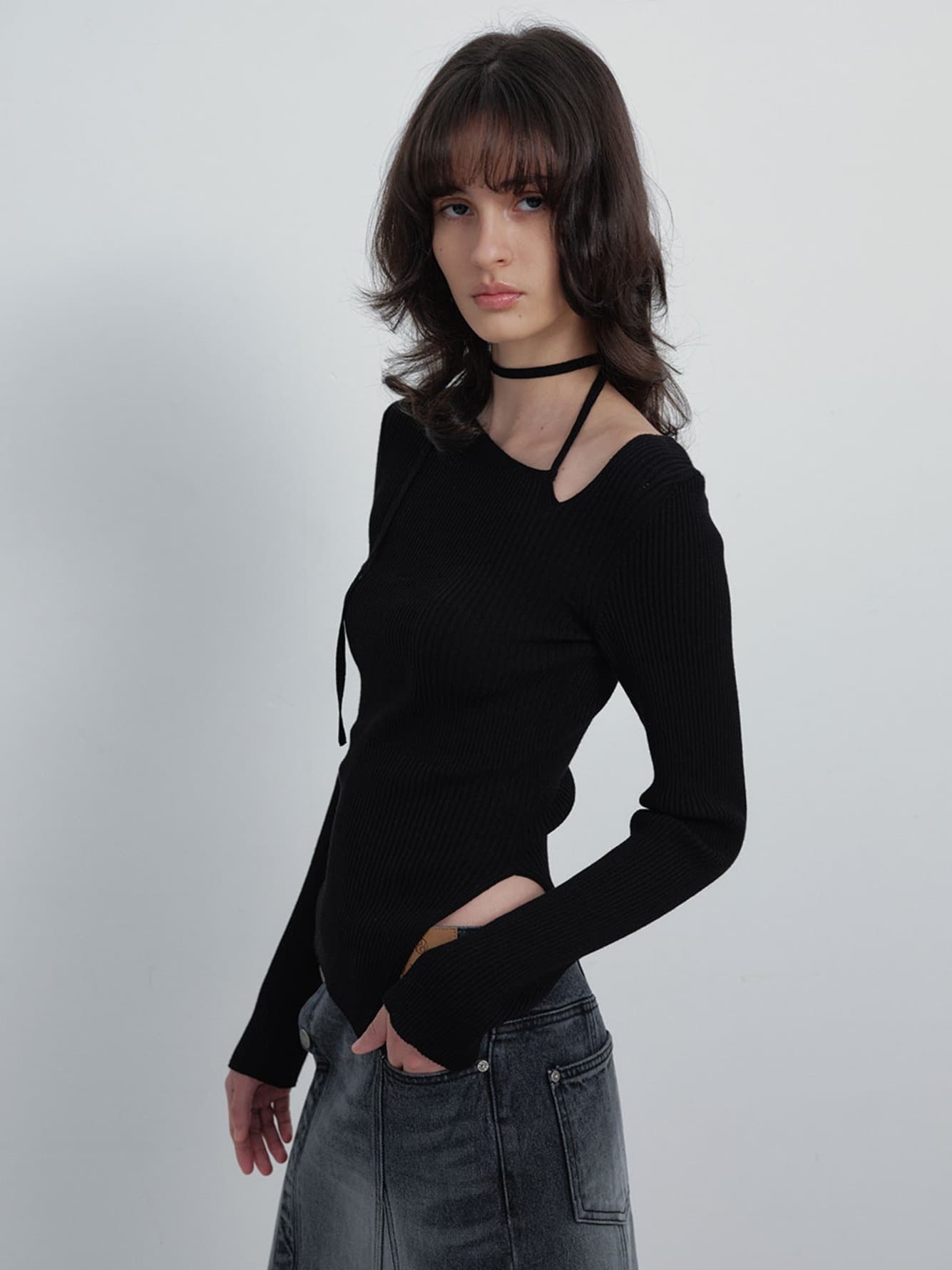 Unbalance Strap Ribbed Knit Top