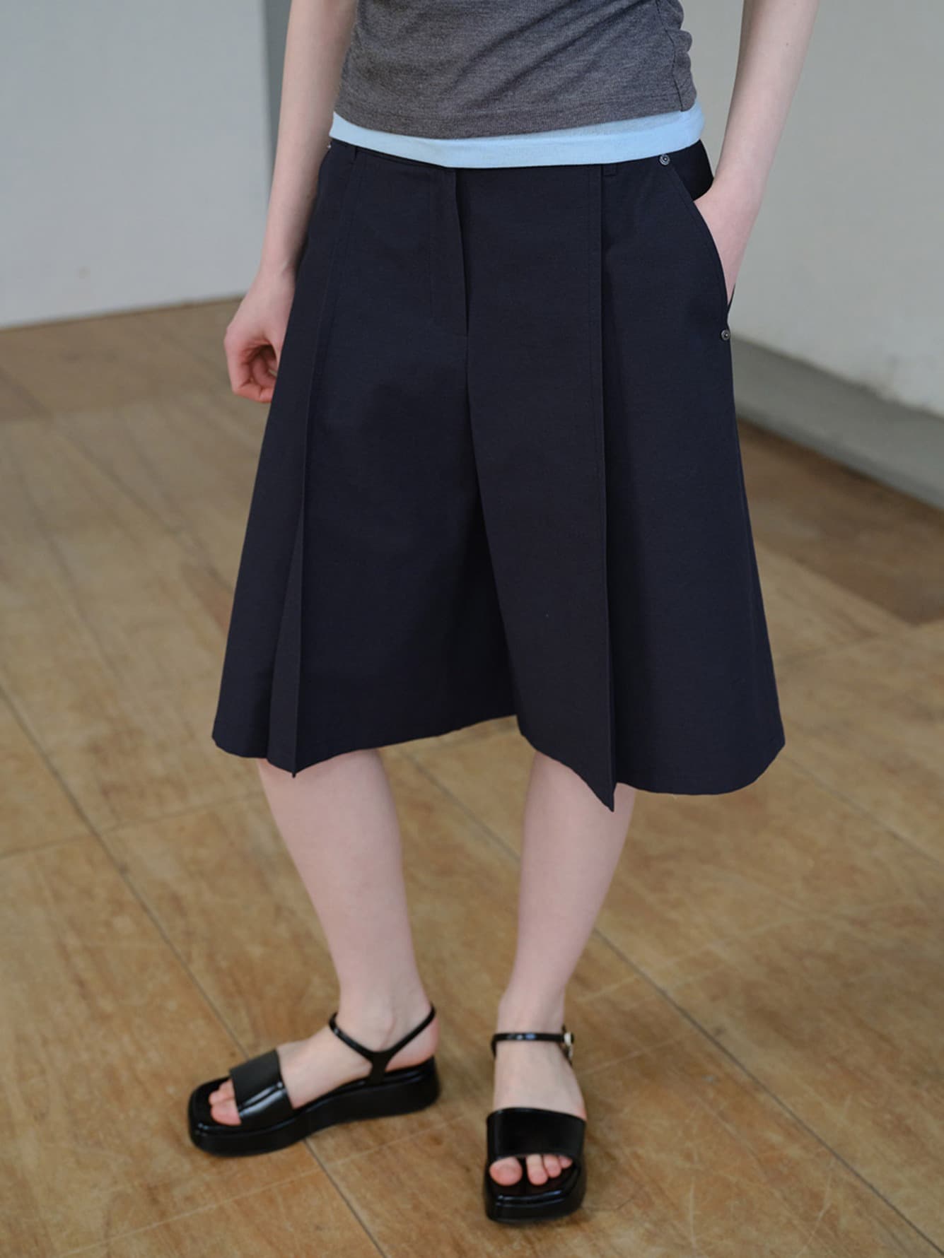 Tuck Wide Half Pants