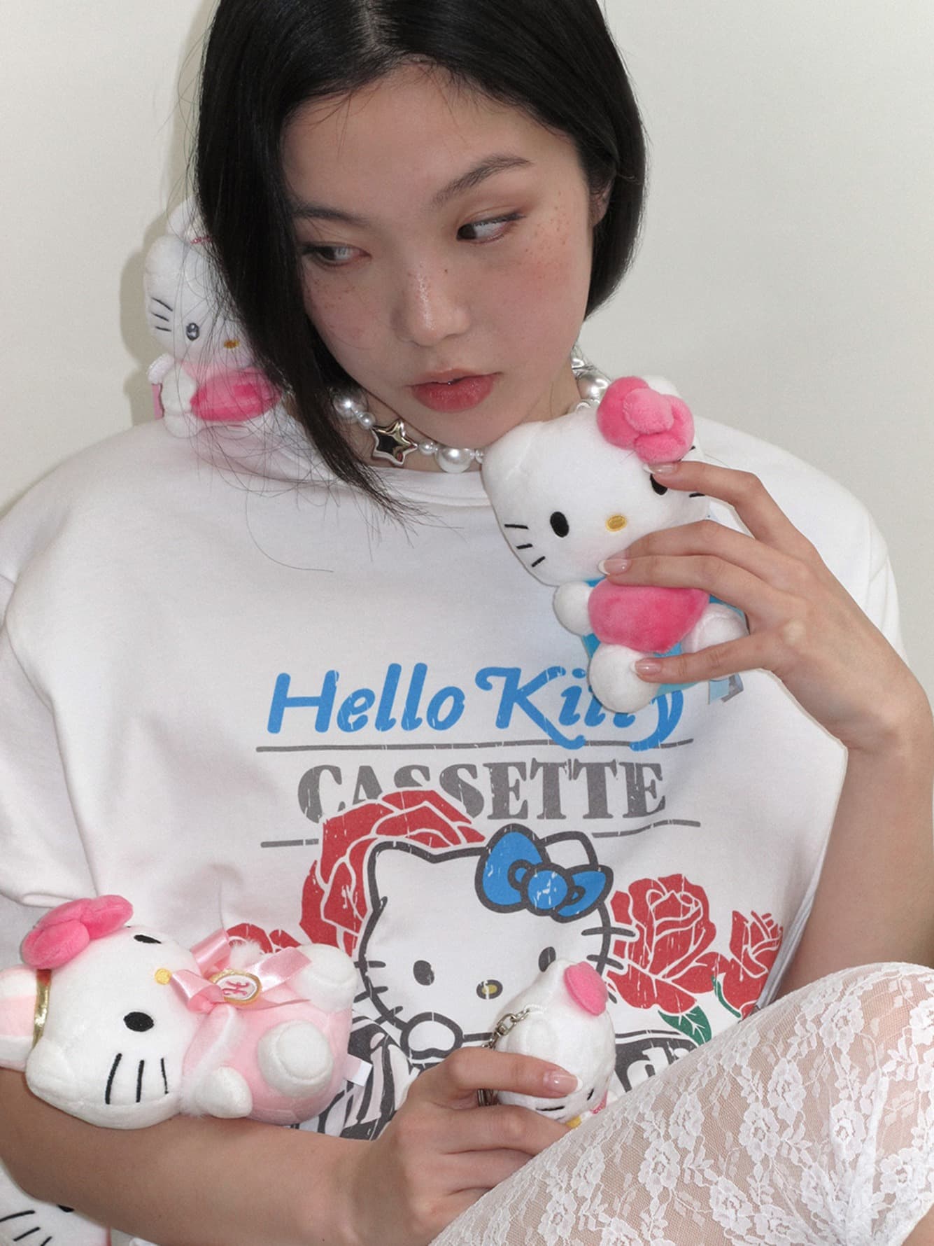 RAIVE X HELLO KITTY Rose Graphic T-shirt