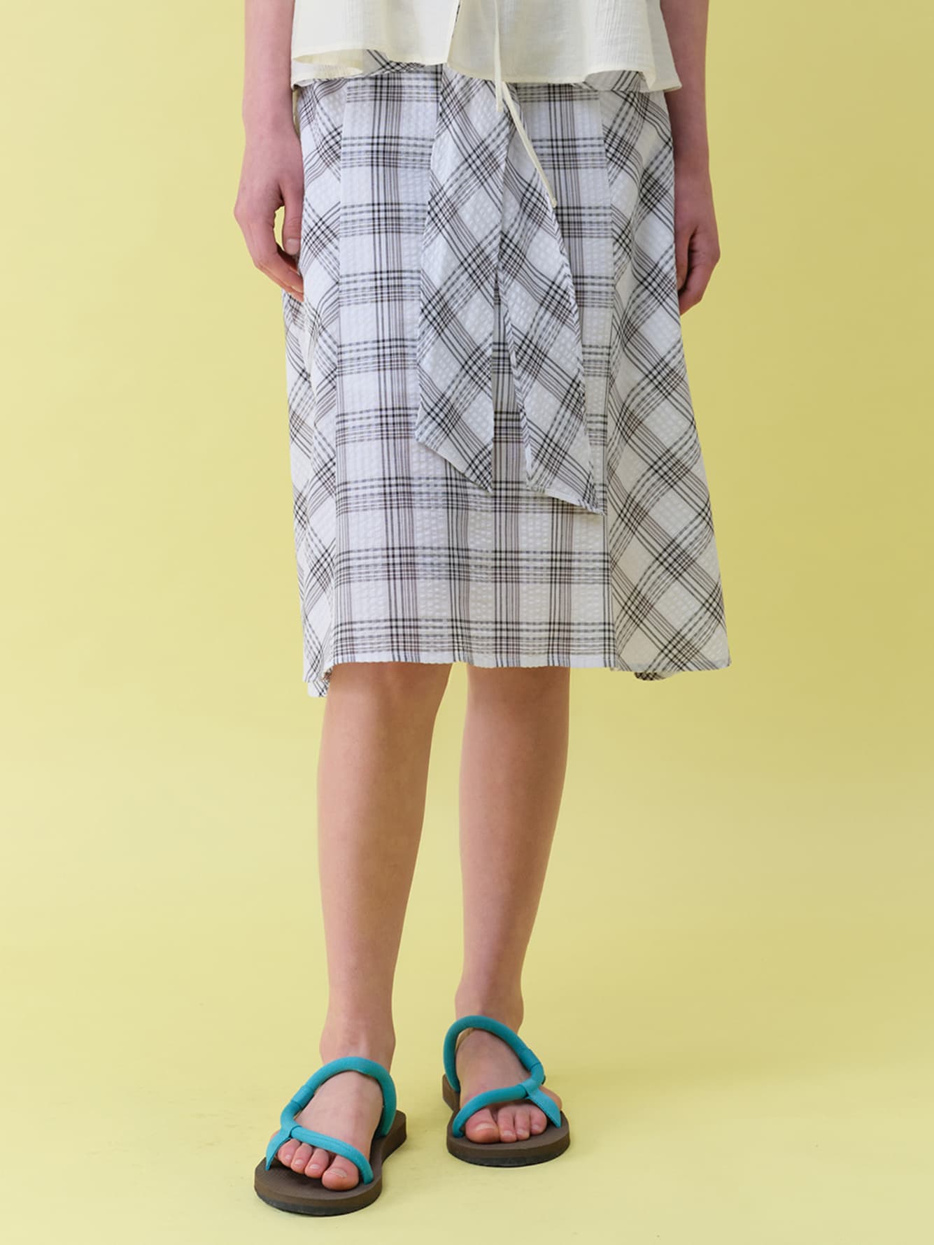 Tie-Detail Layered Check Skirt — vue 3