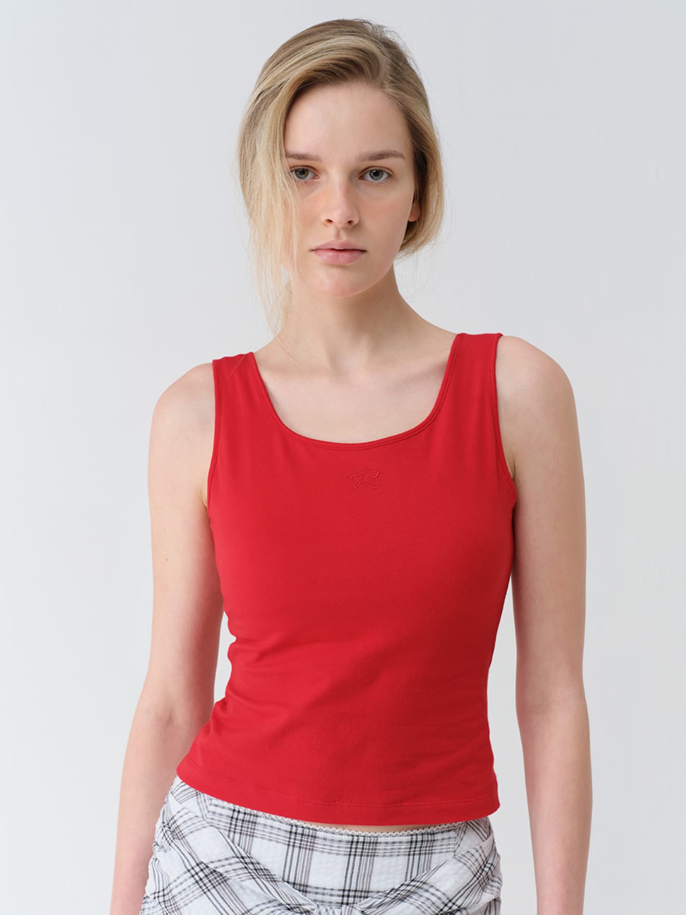 Back Slit Sleeveless Top — vue 3