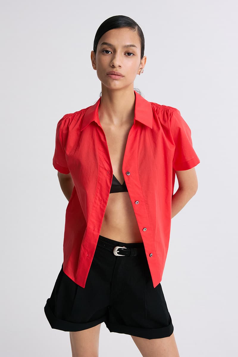 Gathered Shoulder Shirt Red — vue 3