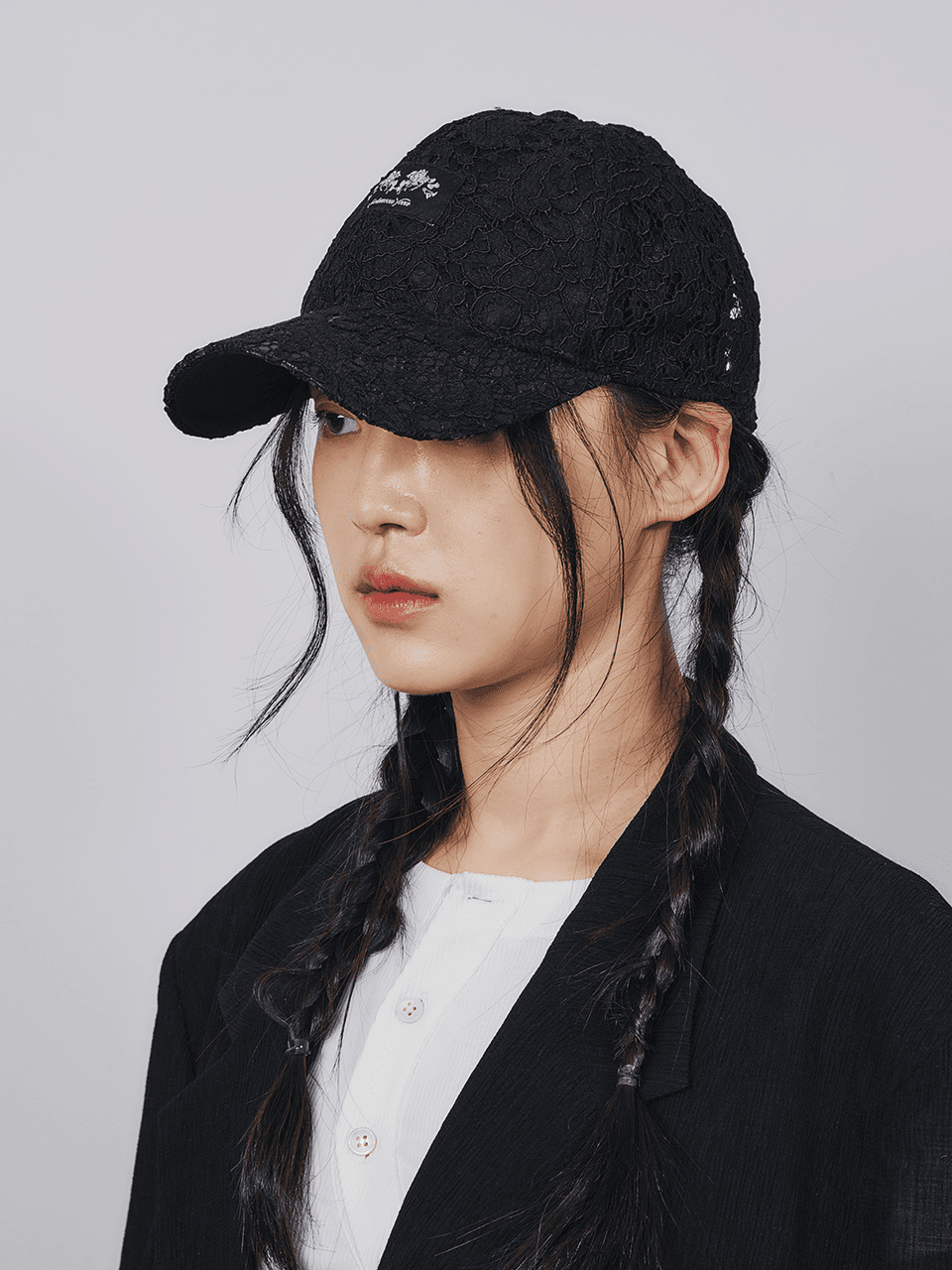 Lace Cap (Black) — vue 3