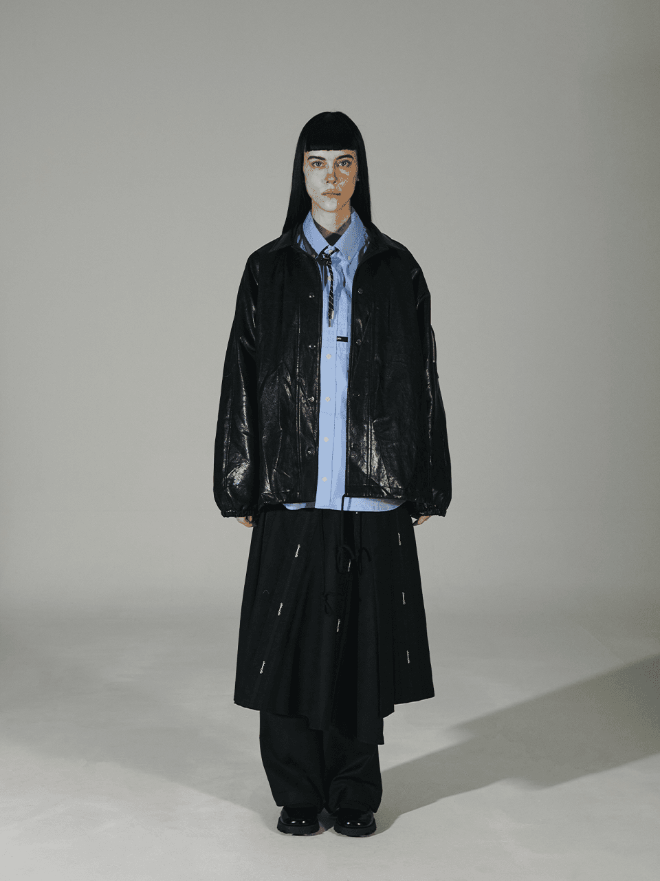 Silk Patched PVC Coatch Jacket (Black) — vue 1