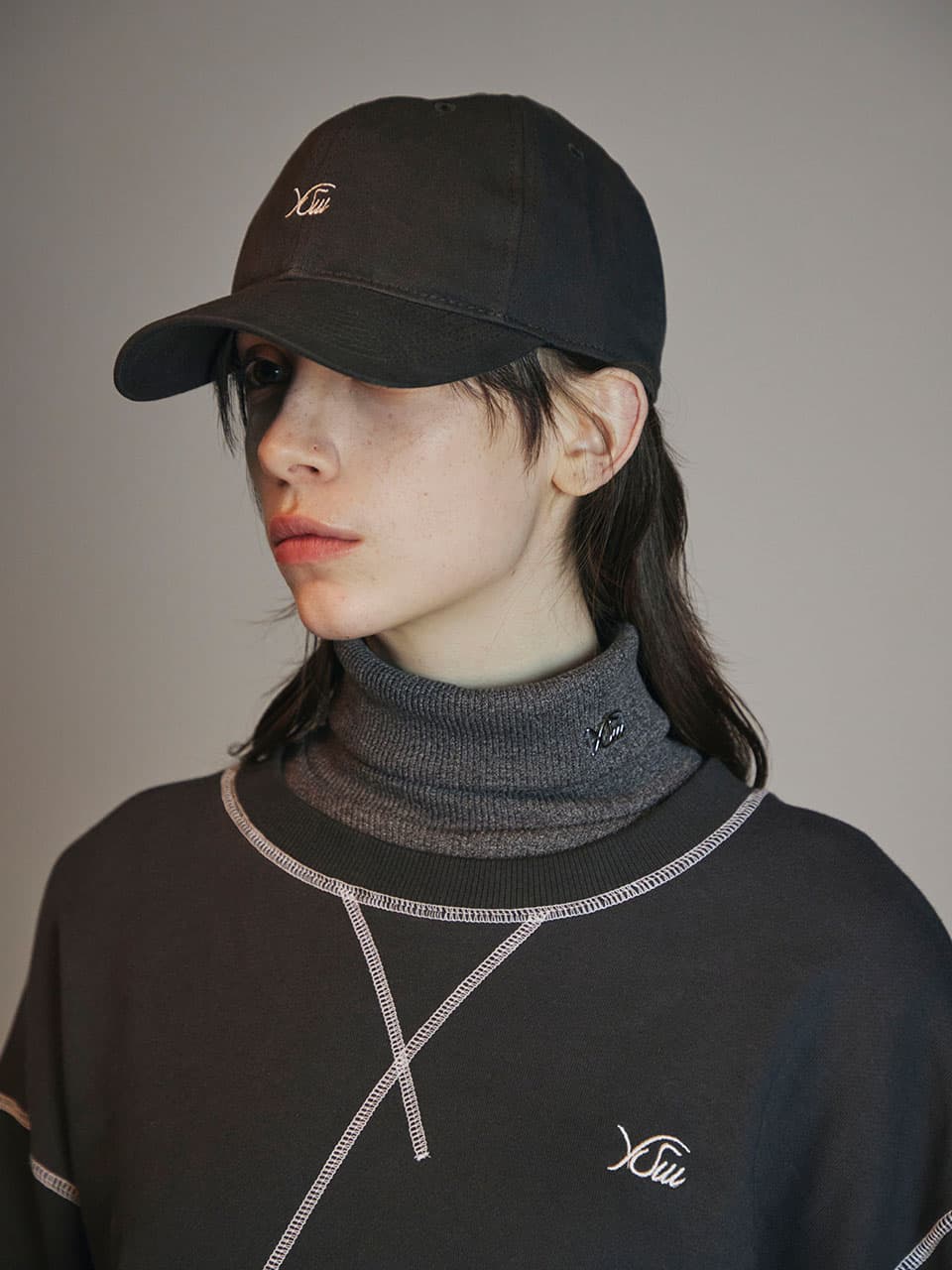 Embroidered Cap (Black) — vue 3