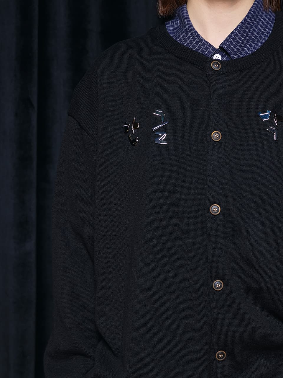 Hangeul Badge Cardigan (Black) — vue 13