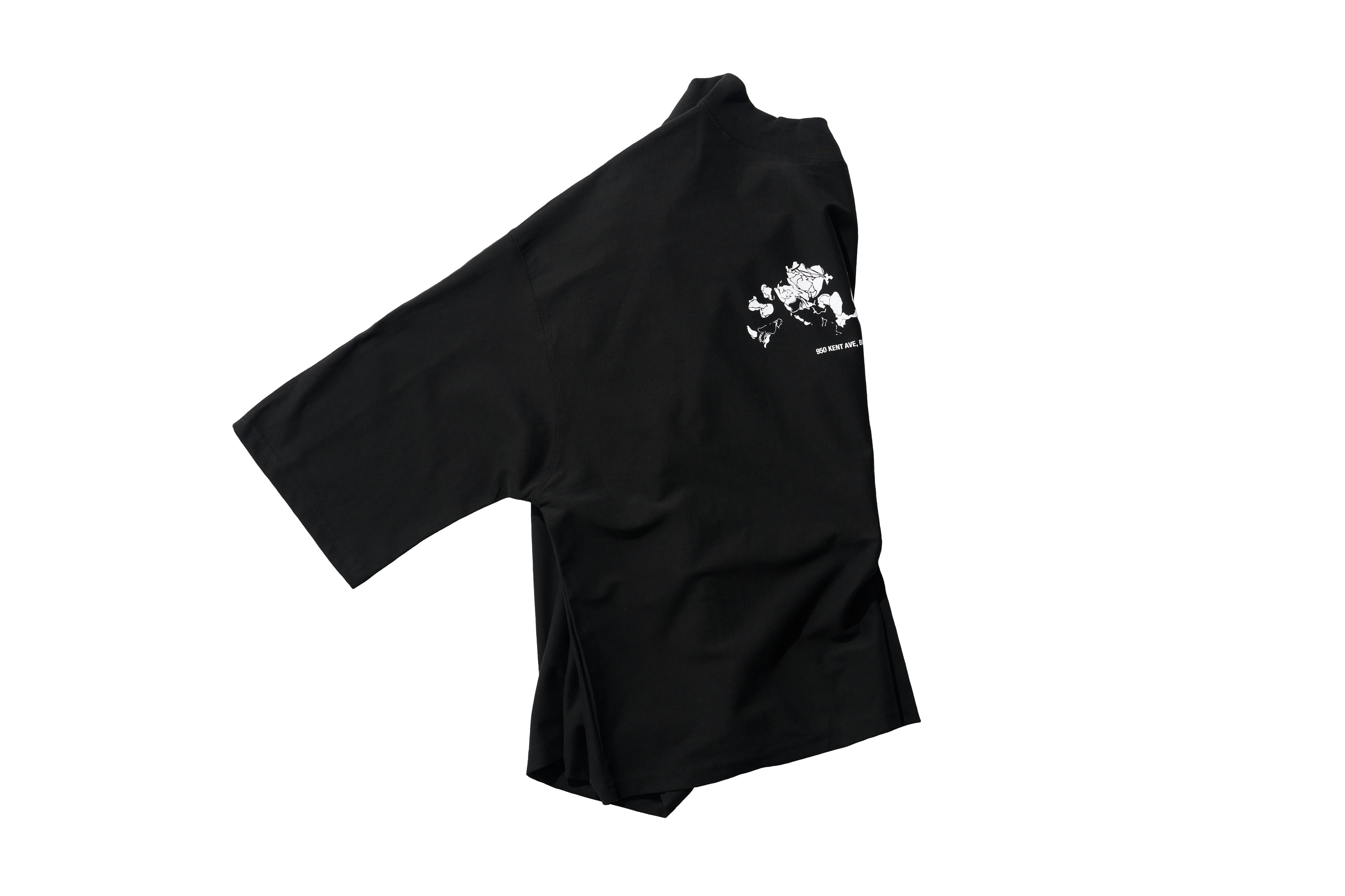 Flower Embroidered T-shirt (Black) — vue 5
