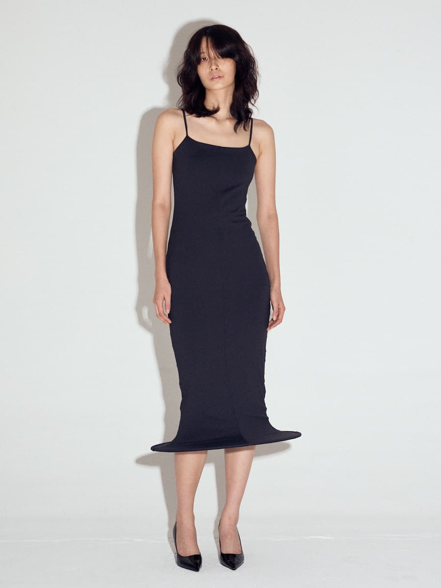 Wired Hem Classic Midi Dress in Matt Black — vue 2