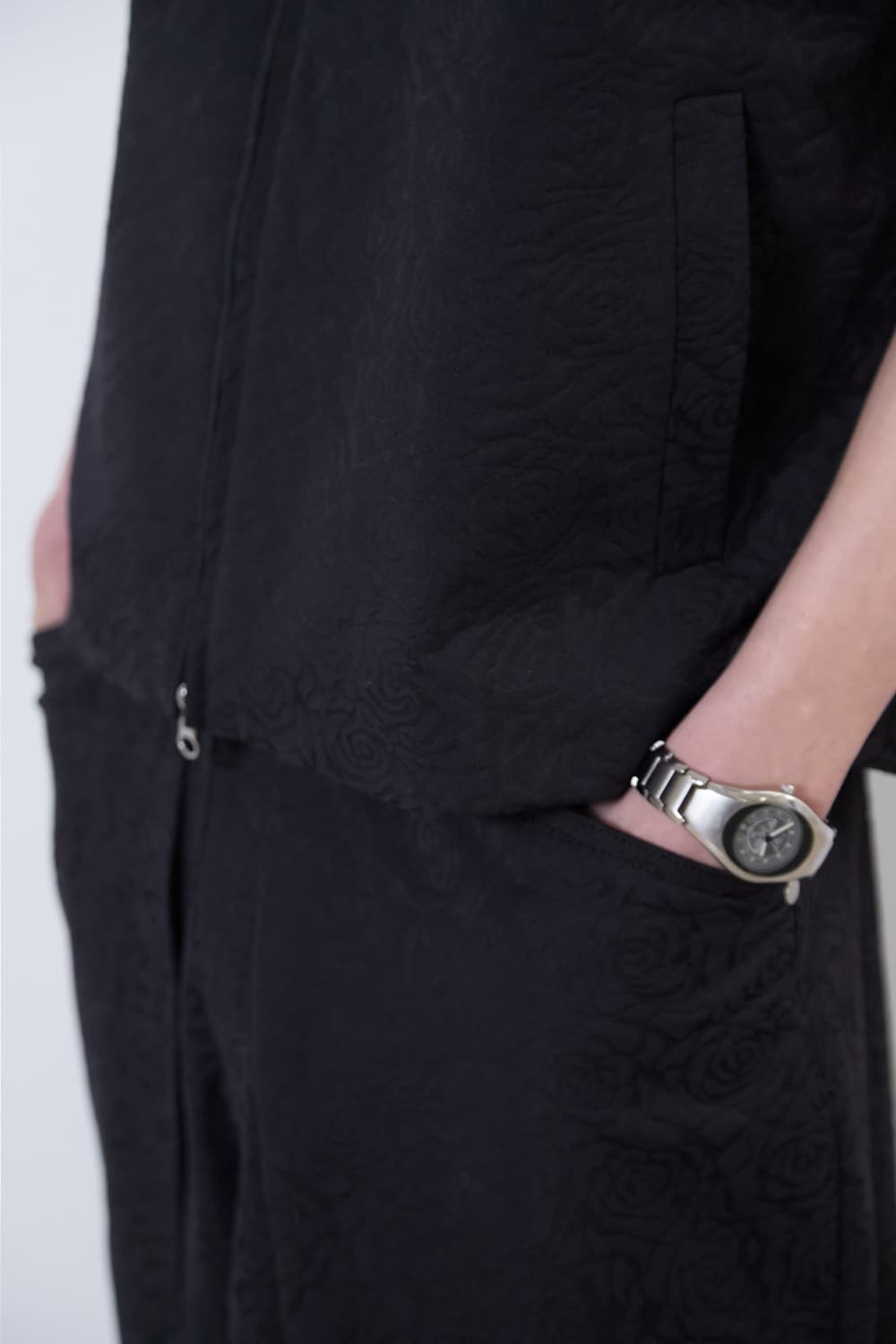 Flower Jacquard Belted Vest (Black, Men) — vue 11