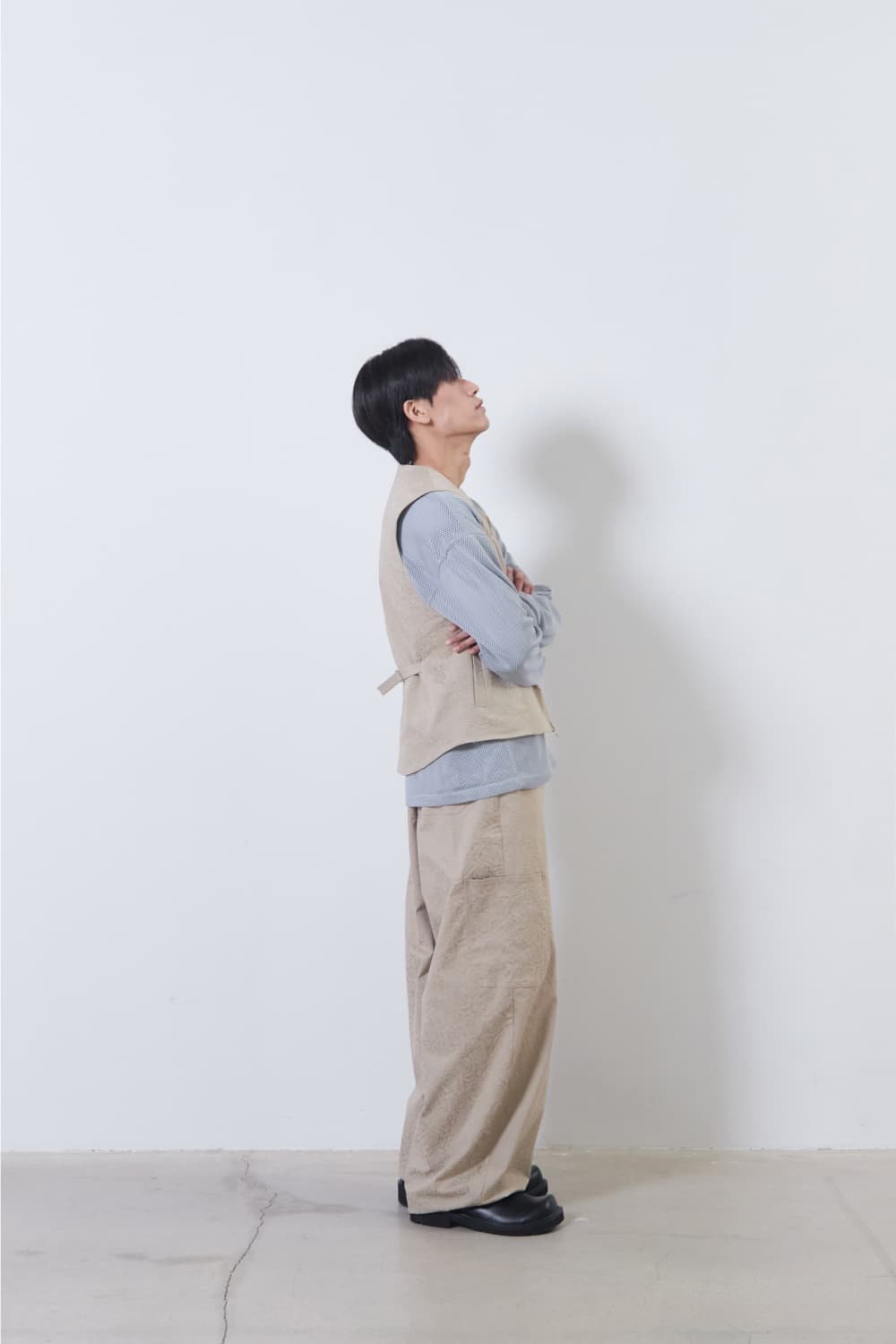 Flower Jacquard Belted Vest (Beige, Men) — vue 12