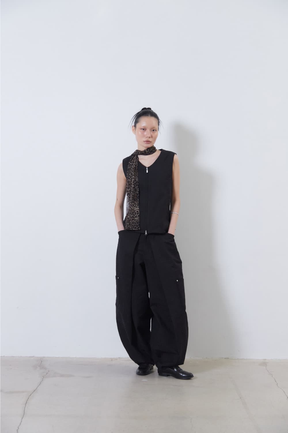 Flower Jacquard Balloon Pants (Black) — vue 10