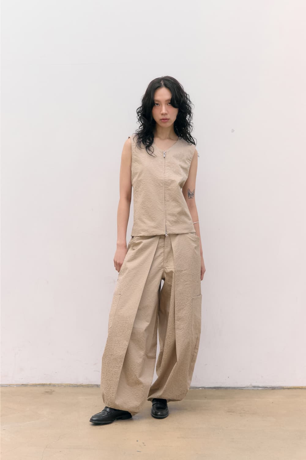 Flower Jacquard Balloon Pants (Beige) — vue 6