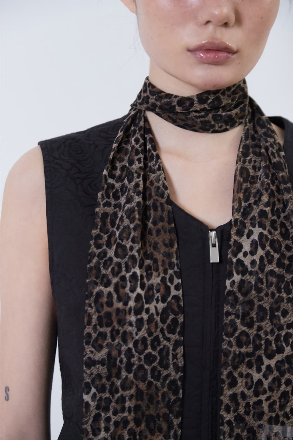 [3rd Drop] Leopard Mesh Long Scarf — vue 11