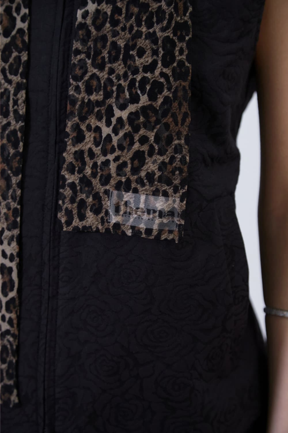 [3rd Drop] Leopard Mesh Long Scarf — vue 12