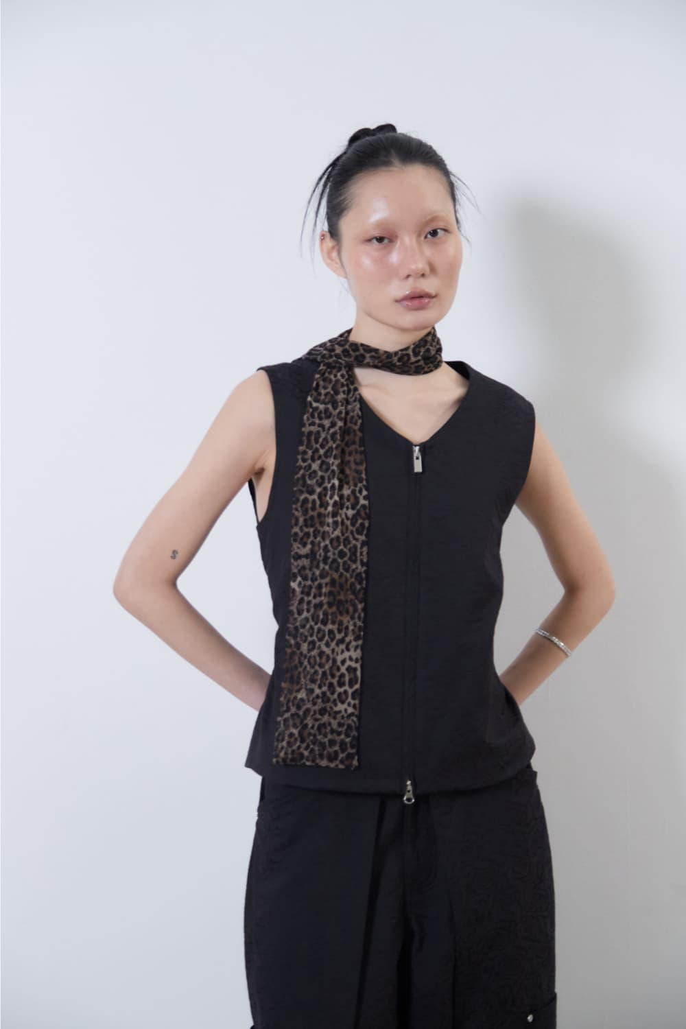 [3rd Drop] Leopard Mesh Long Scarf — vue 7