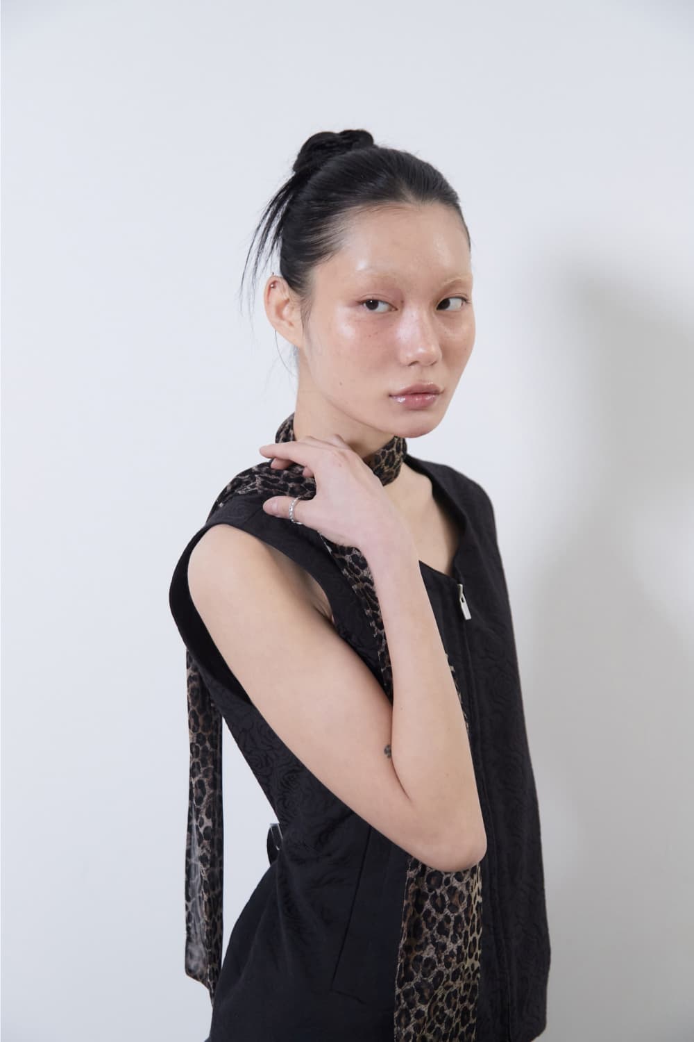 [3rd Drop] Leopard Mesh Long Scarf — vue 10