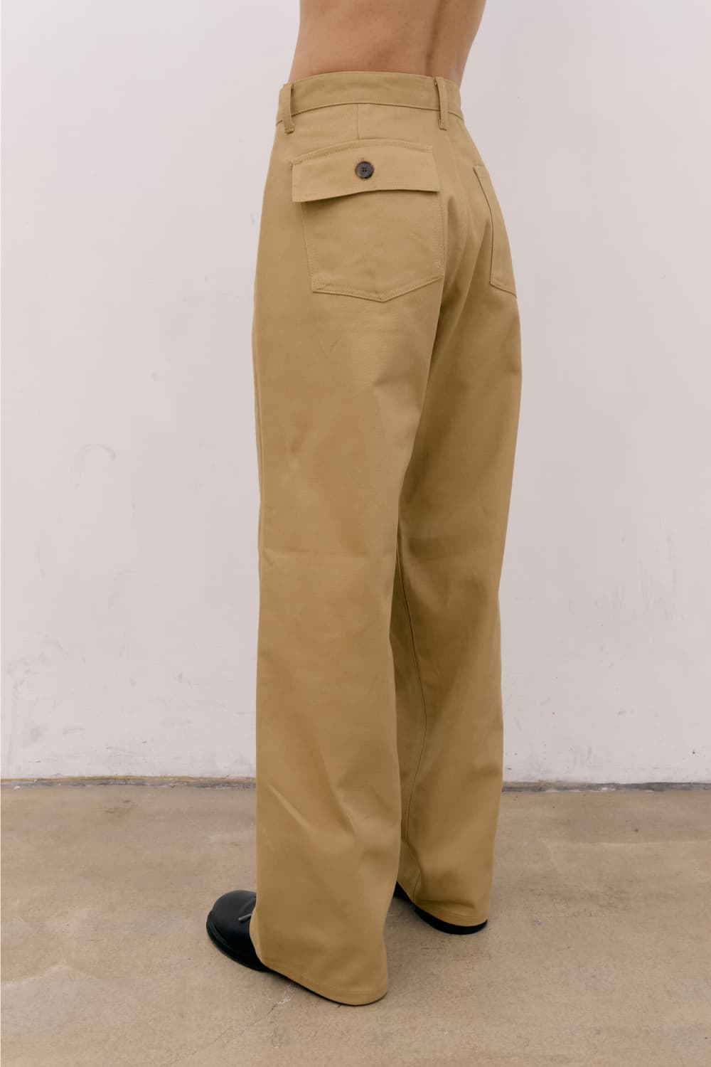 Classic Chino Pants (Beige) — vue 13