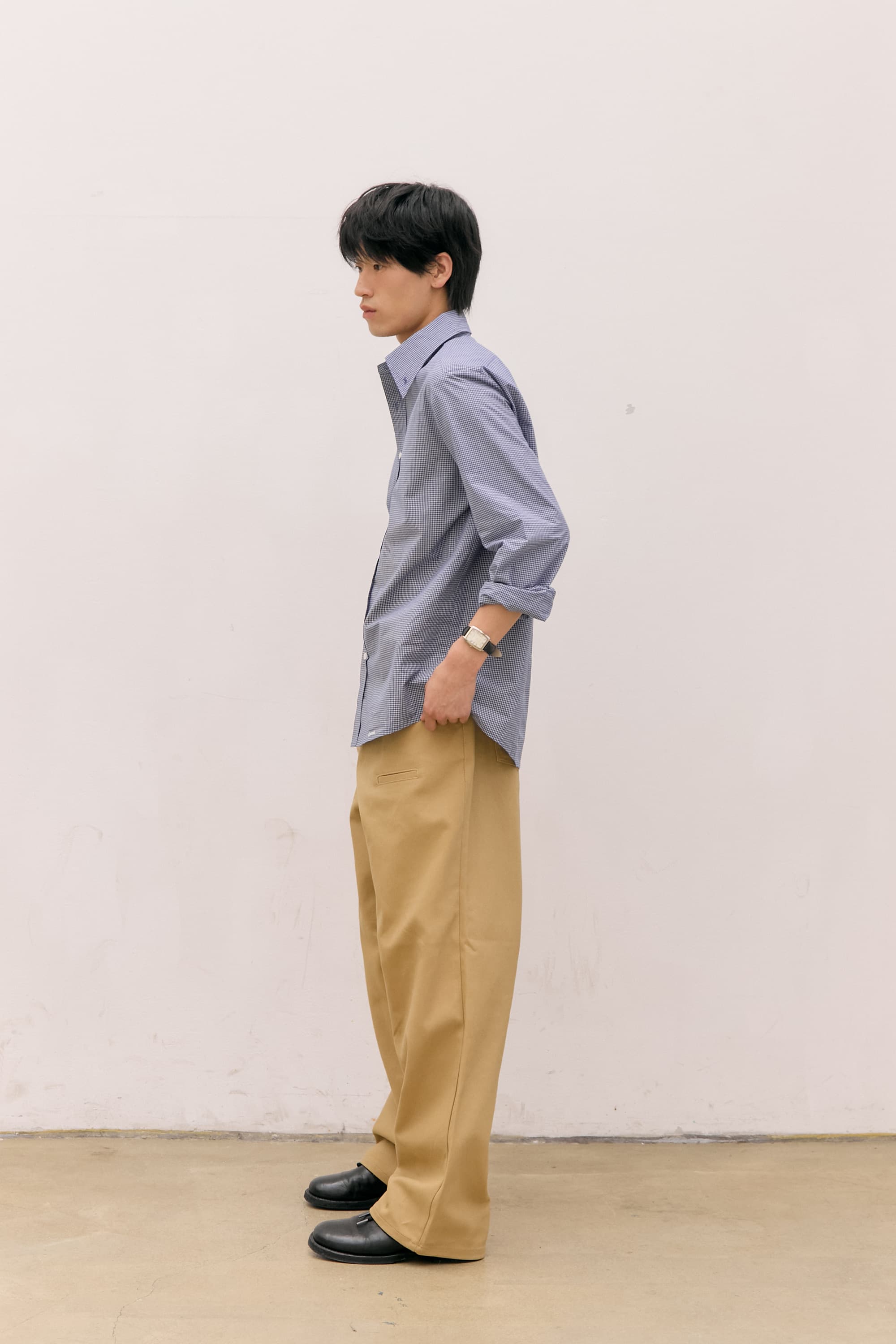 Classic Chino Pants (Beige) — vue 3