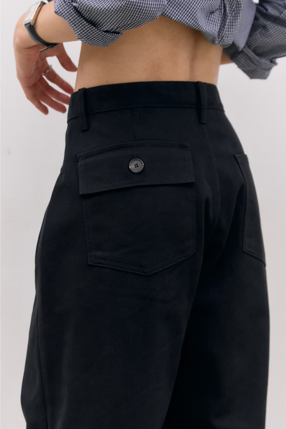 Classic Chino Pants (Black) — vue 12