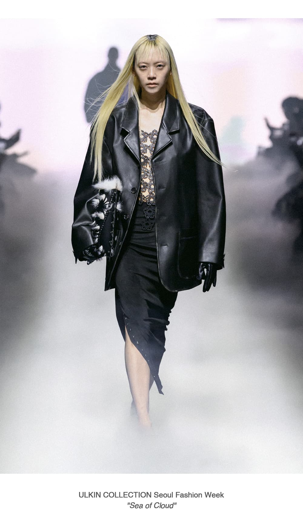 [Runway] Fade-washed Faux Leather Blazer (Black) — vue 3