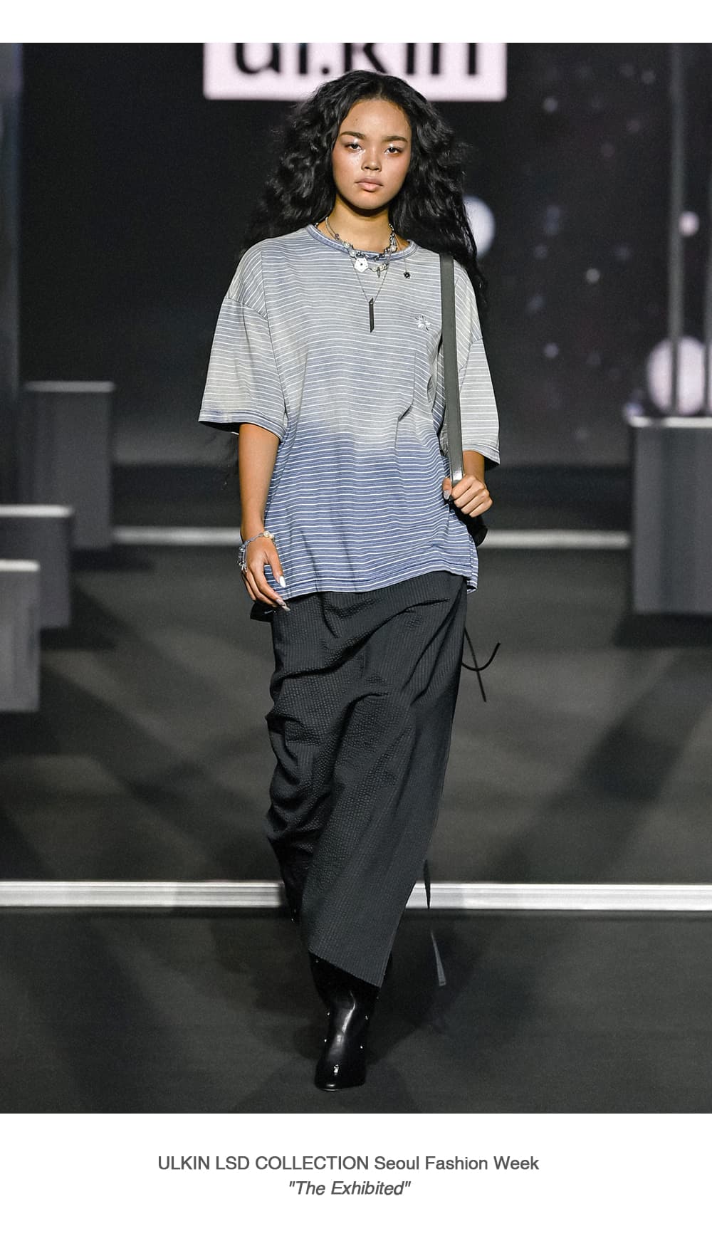 [Runway] Stripe Bleach Washed T-shirt (Blue) — vue 3