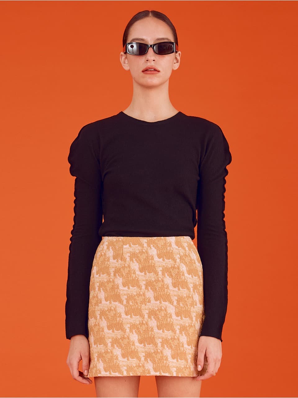 One line T-Shirt — Black