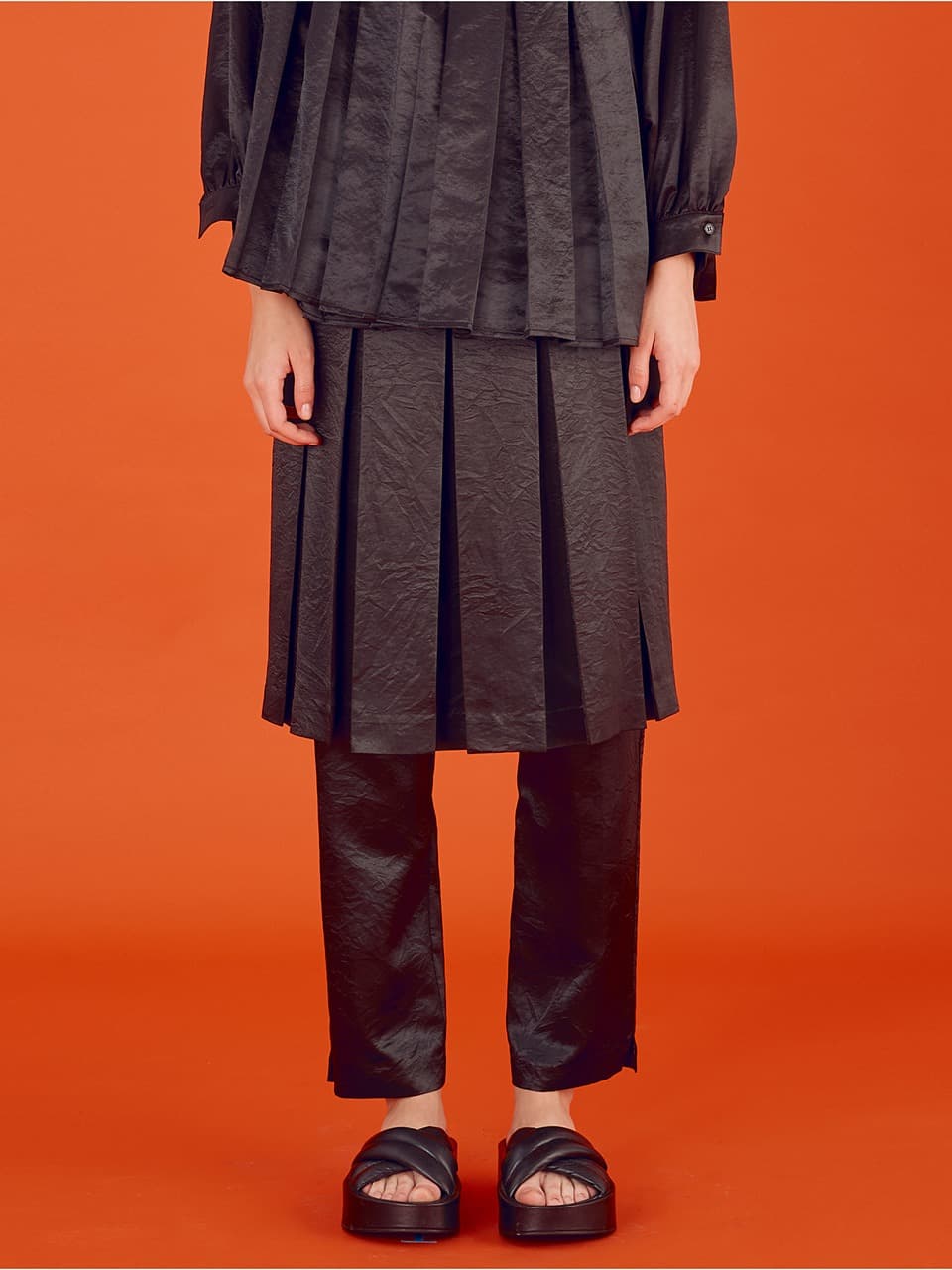 Pleats Skirt Pants — Black — vue 1