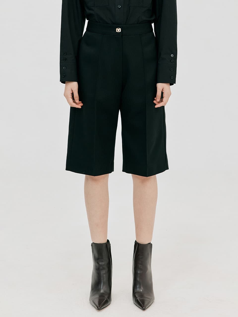 Pintuck Bermuda Pants — Black