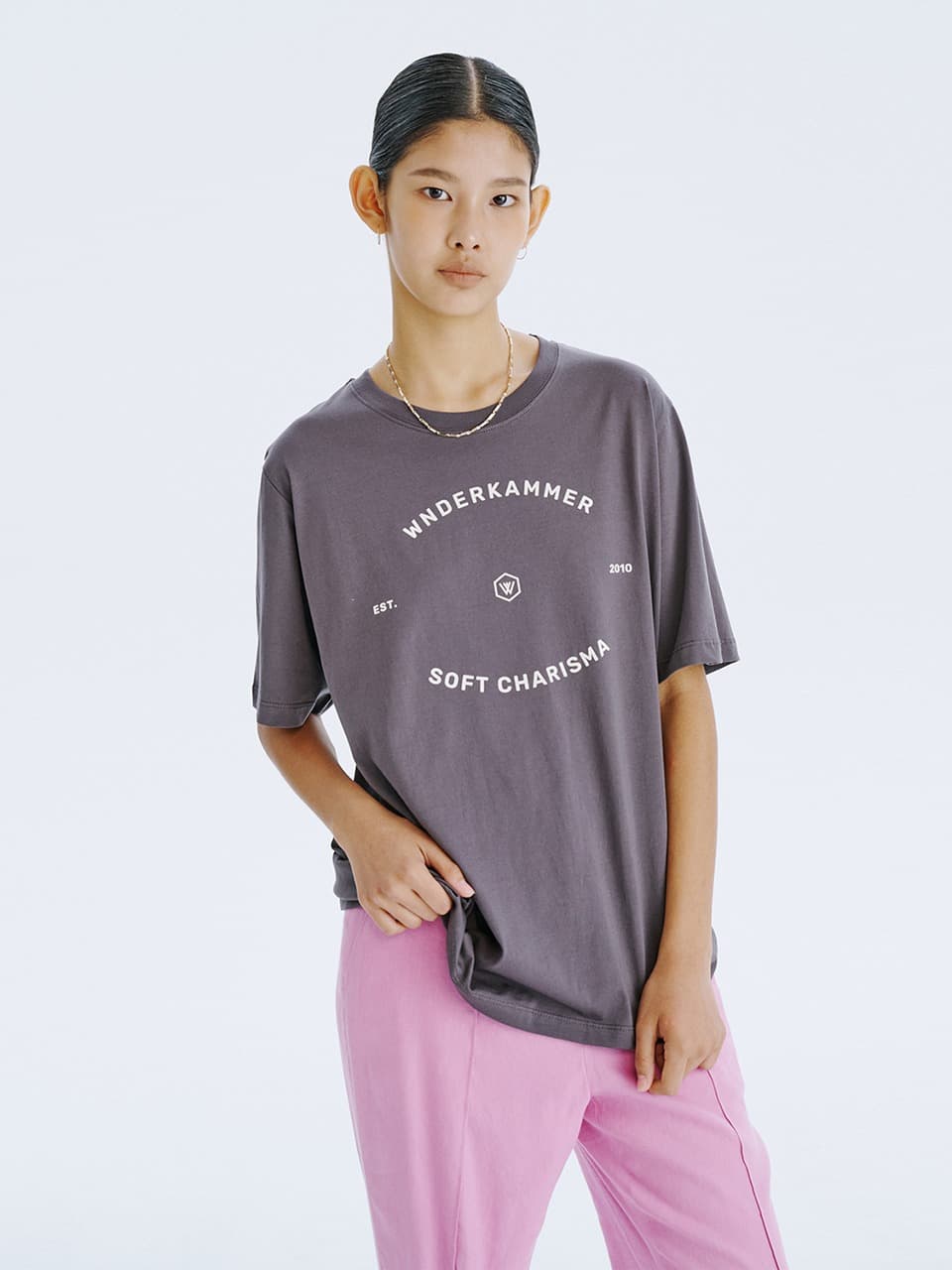 WNDERKAMMER Graphic T — Charcoal
