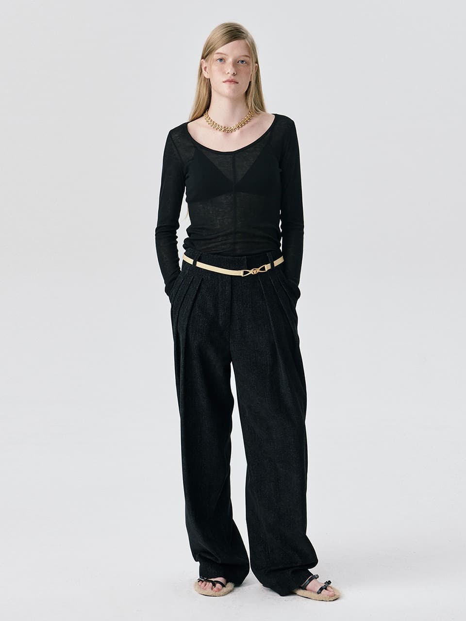 U neck Sheer T — Black