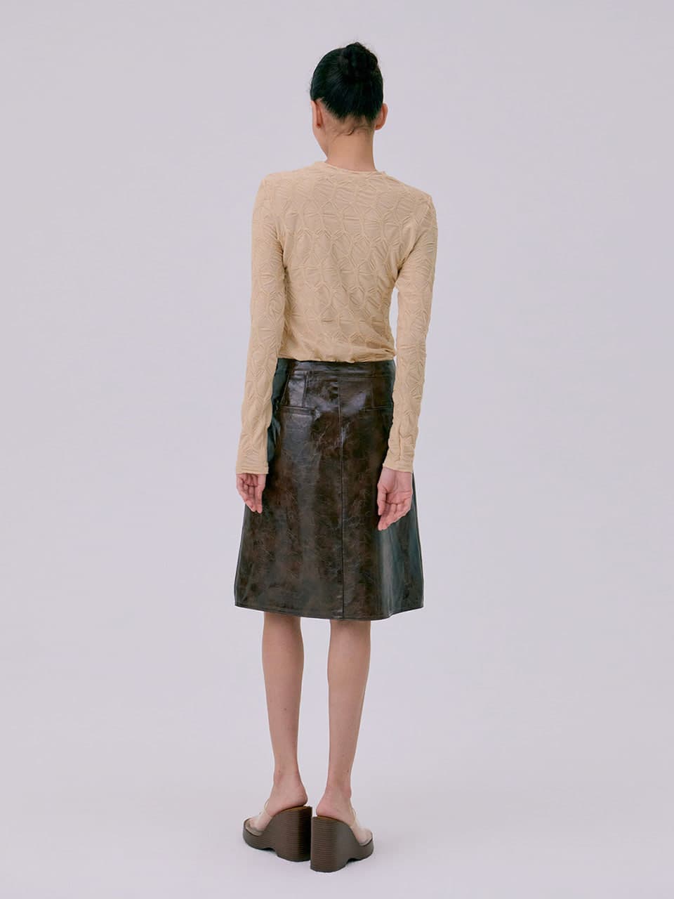 Midi Leather Skirt — Brown — vue 3
