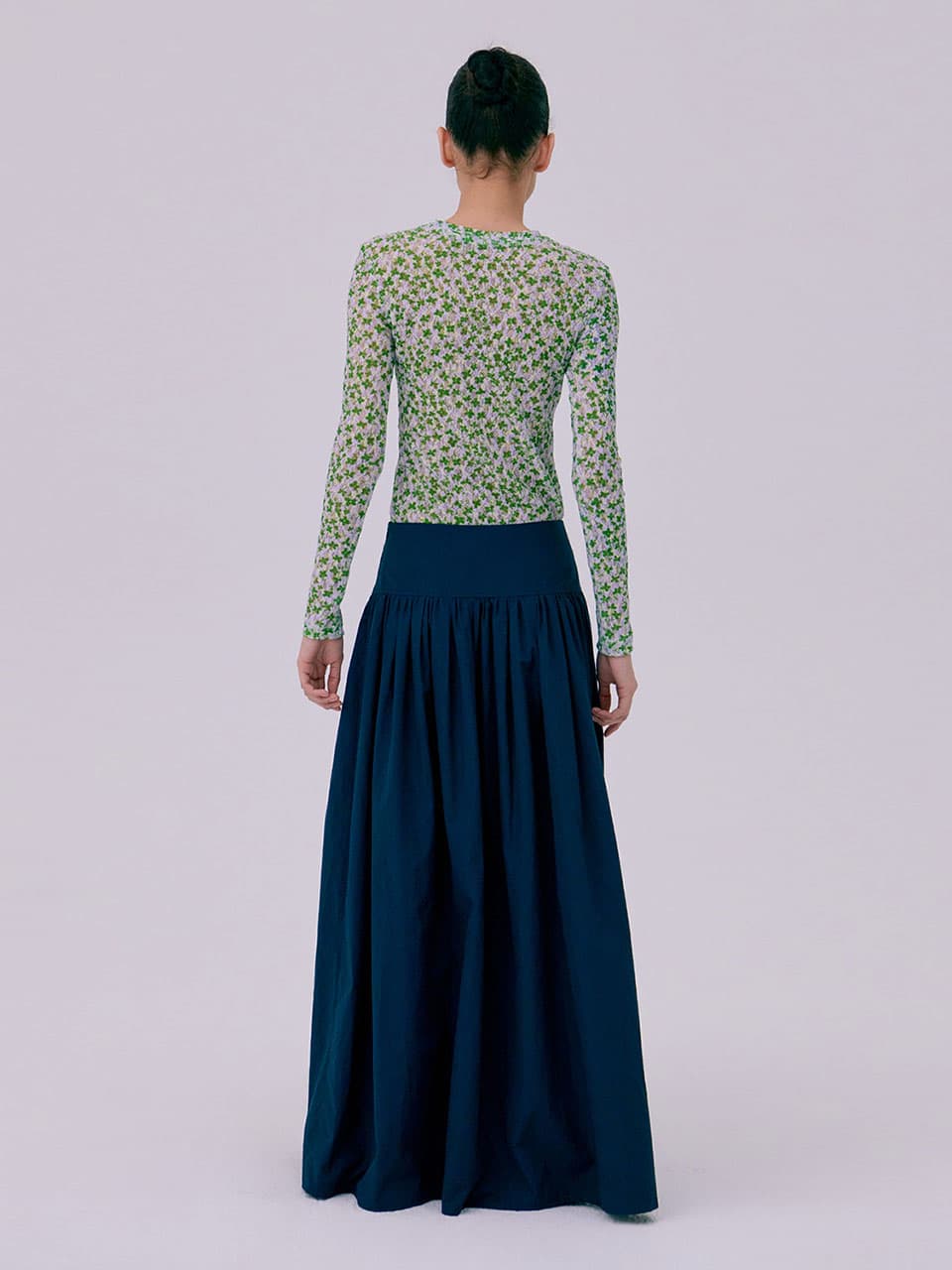 Shirring Maxi Skirt — Navy — vue 3