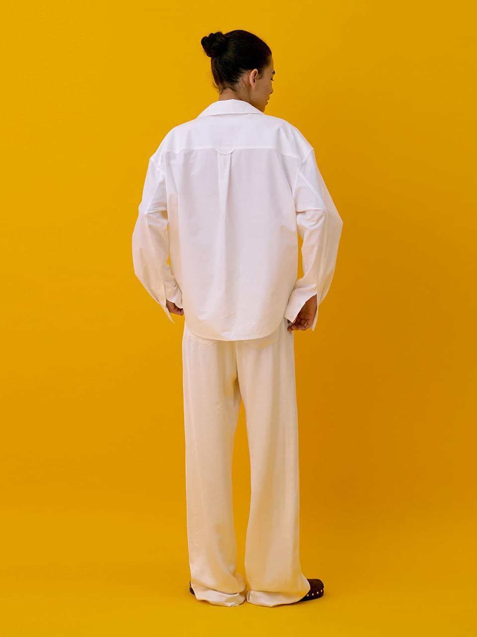 Back Yoke Straight Pants — Cream — vue 3