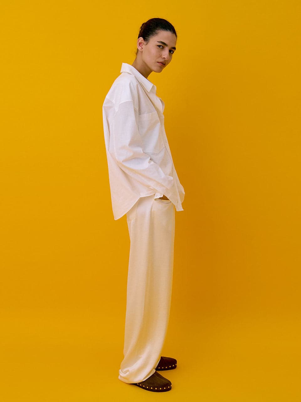 Back Yoke Straight Pants — Cream — vue 6