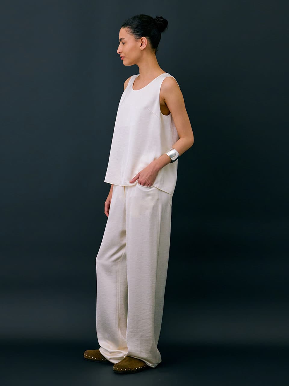 Back Yoke Straight Pants — Cream — vue 9
