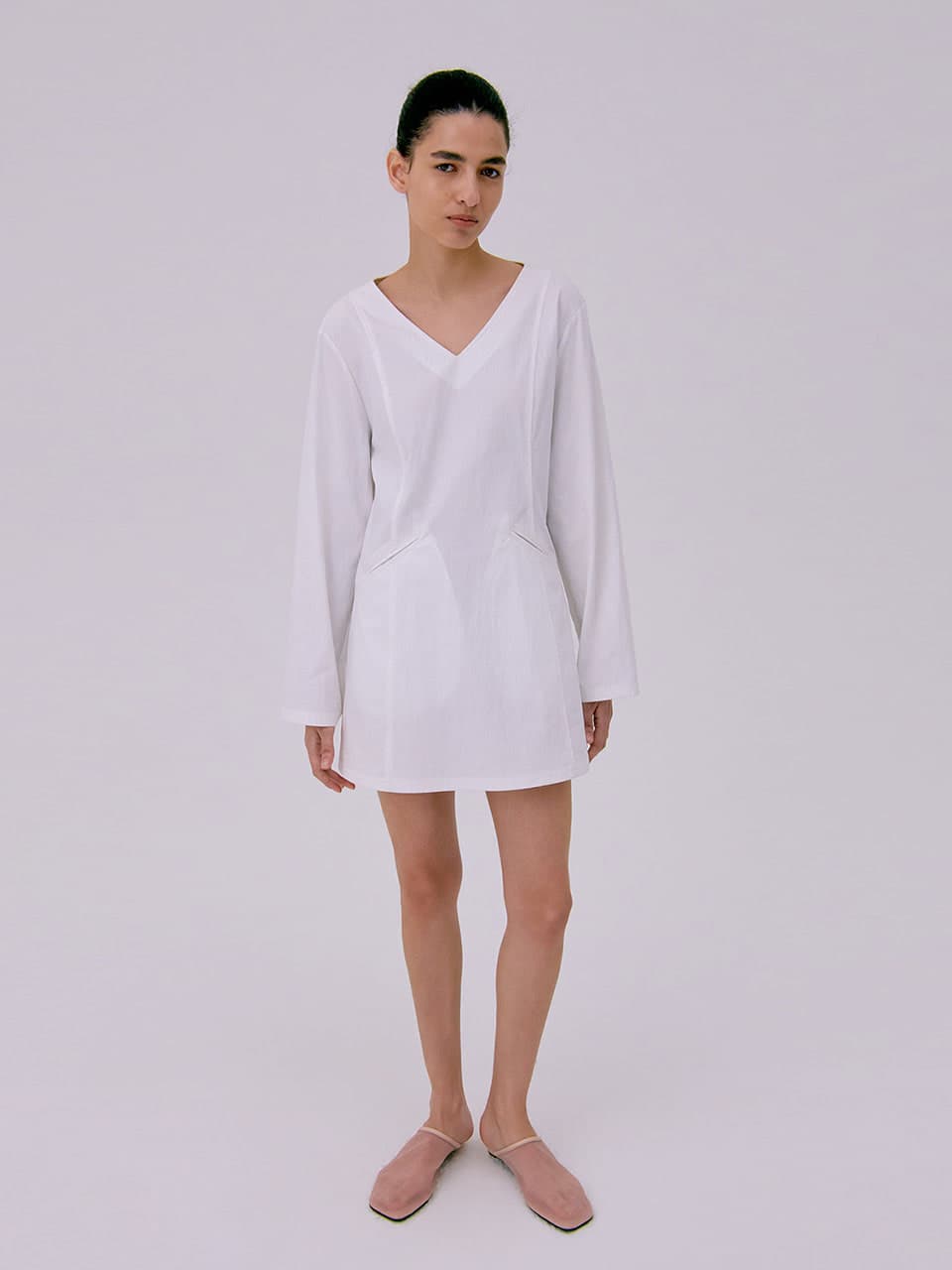 V-neck Mini Dress — White — vue 7