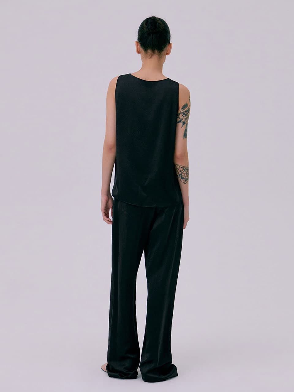 Back Yoke Straight Pants — Black — vue 3