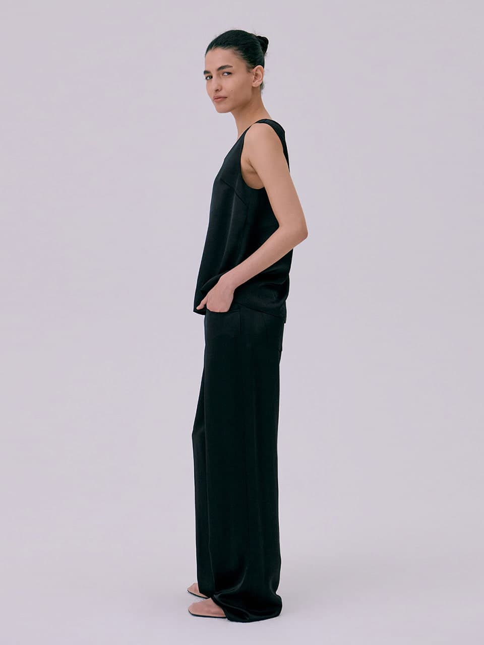 Back Yoke Straight Pants — Black — vue 4