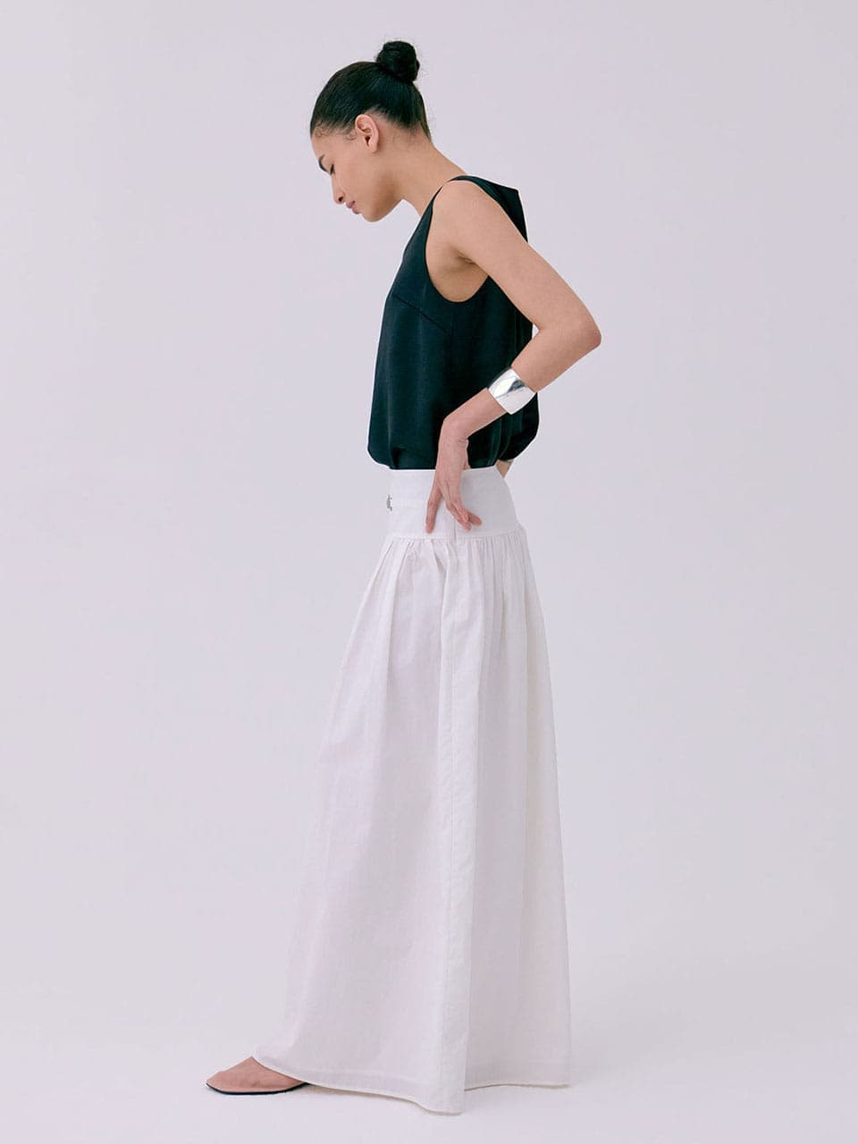 Layered Sleeveless Top — Black — vue 3