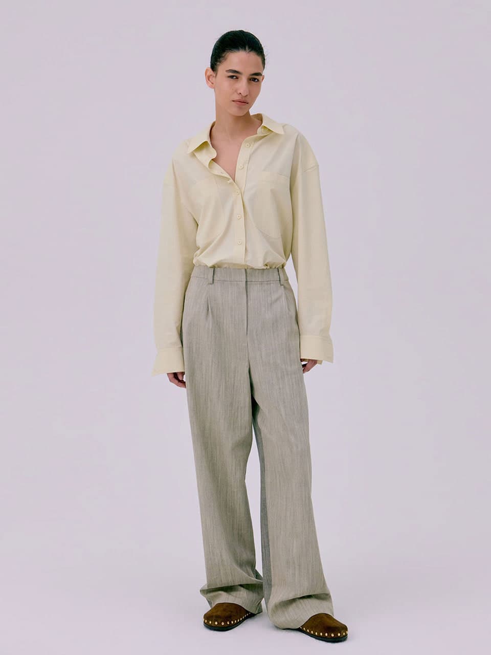 26 Classic Tuck Pants — Beige — vue 3