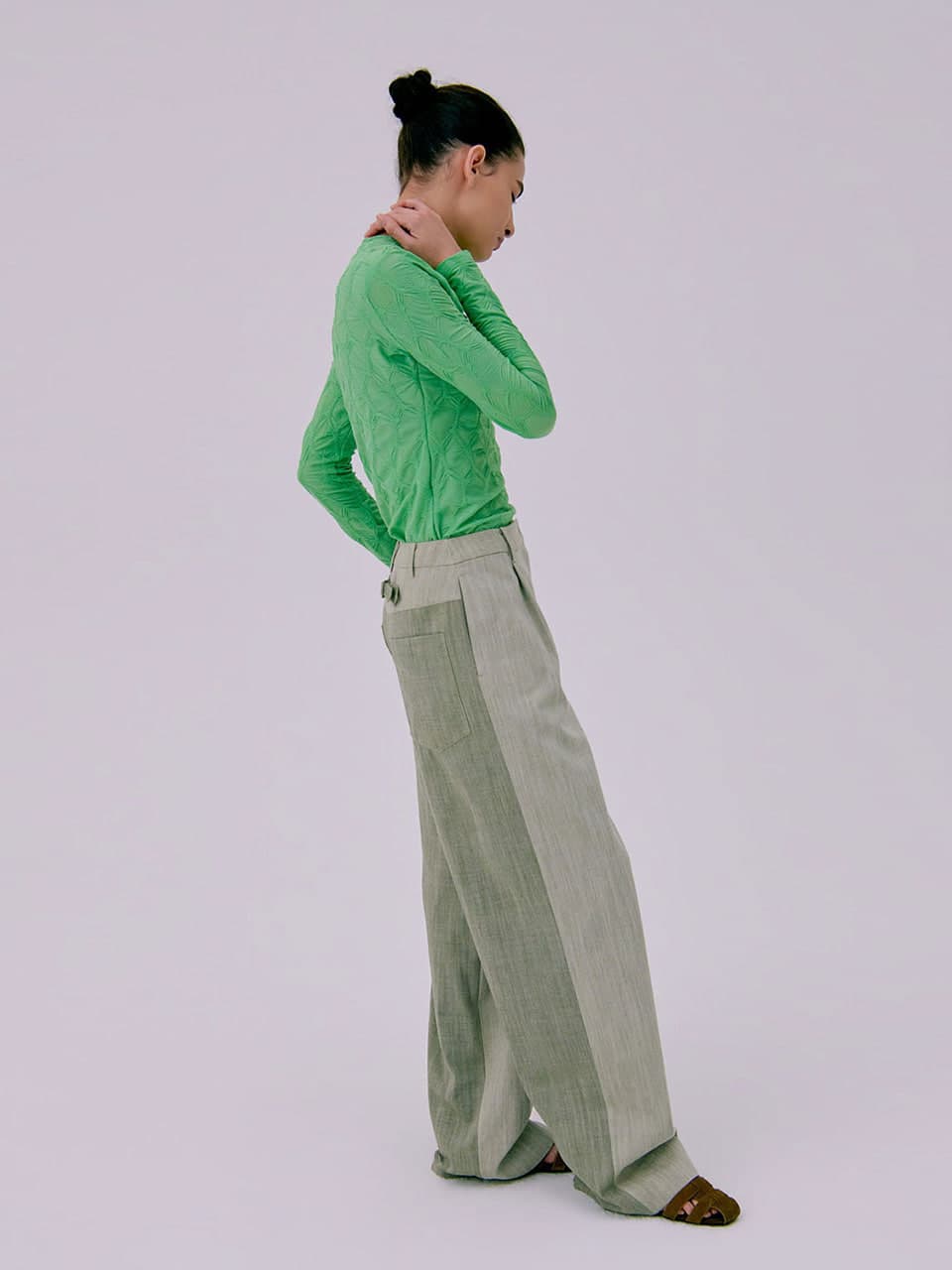 26 Classic Tuck Pants — Light Khaki — vue 7